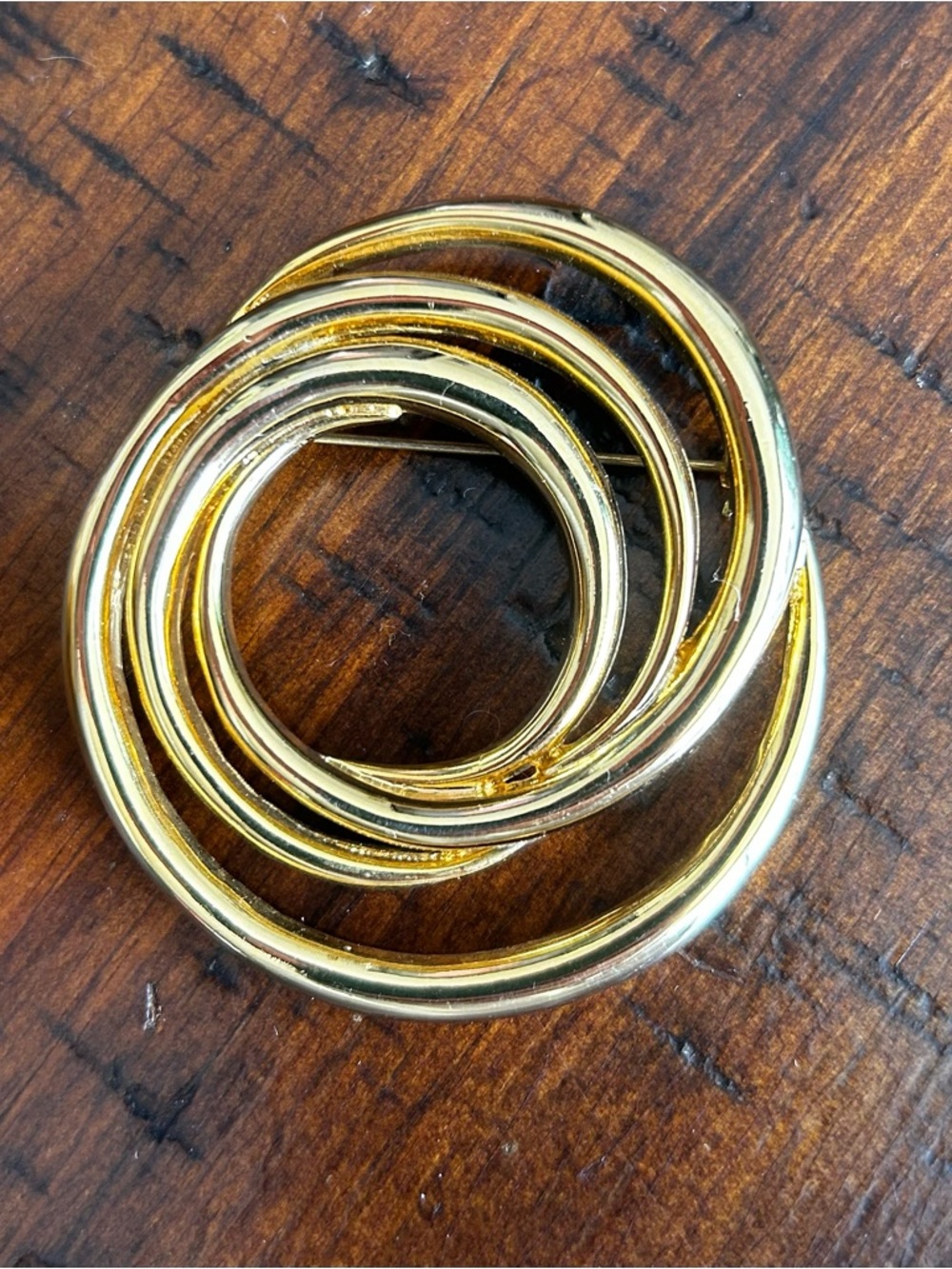 Gold Interlocking Circle Brooch - Elegant Women’s Jewelry